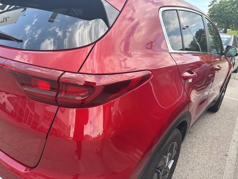 Used 2022 Kia Sportage LX w/ LX FWD Value Edition Package image 3