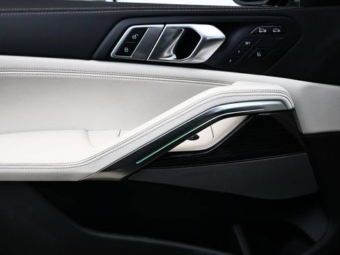 New 2027 BMW X6 xDrive40i AWD/4WD image 14