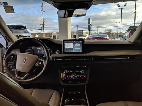 Used 2020 Lincoln Corsair Reserve w/ Appearance Package image 13