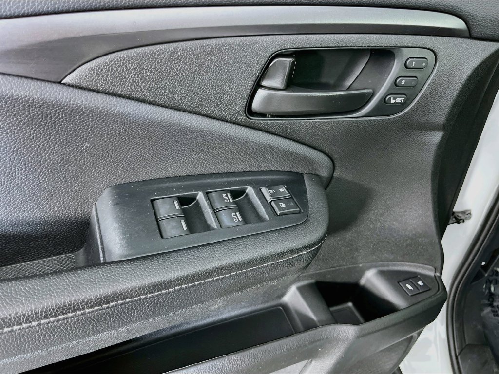 Used 2023 Honda Passport EX-L image 23