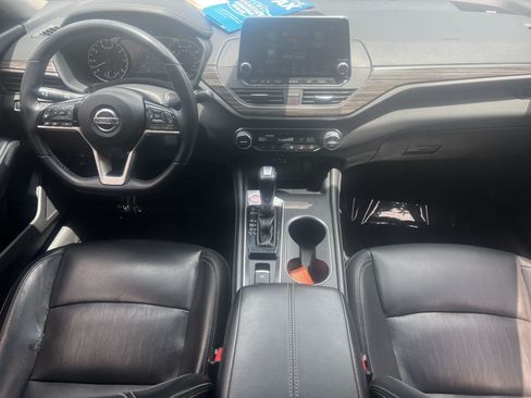 Used 2019 Nissan Altima 2.5 Platinum AWD/4WD image 2