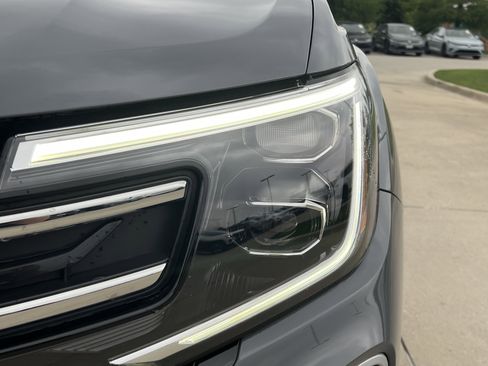 Certified 2024 Volkswagen Atlas Peak Edition SE AWD/4WD image 7