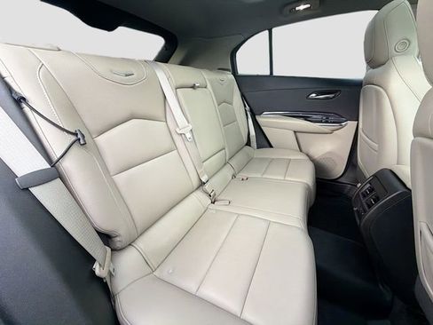 Used 2020 Cadillac XT4 Luxury w/ Cold Weather Package AWD/4WD image 25