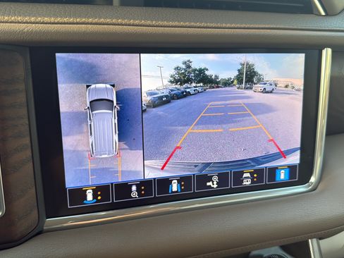 Used 2021 GMC Yukon Denali w/ Denali Ultimate Package RWD image 16