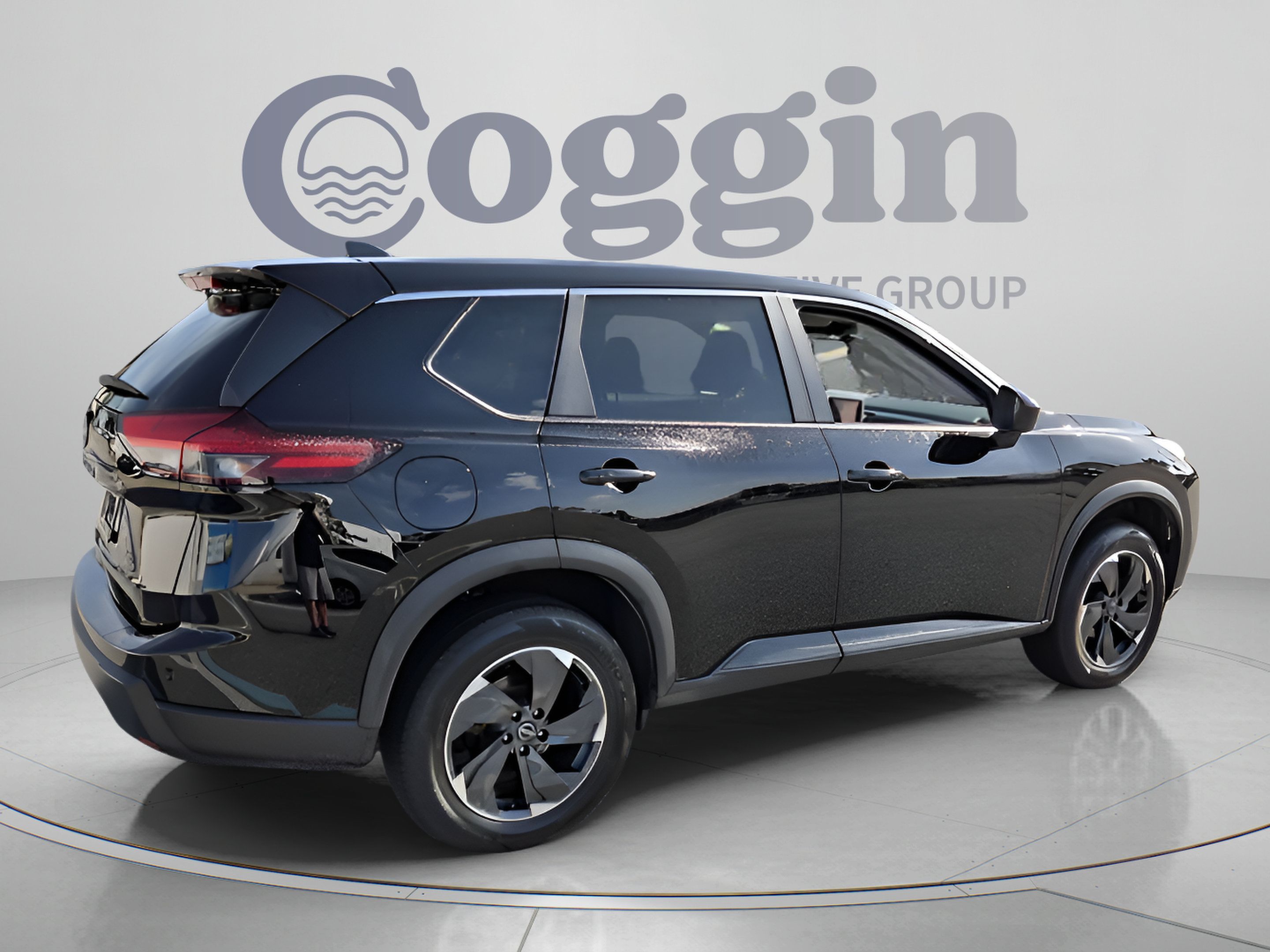 Used 2025 Nissan Rogue SV AWD/4WD image 5