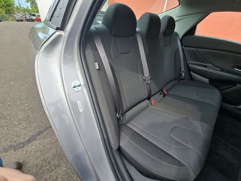 Used 2025 Hyundai Elantra SE FWD image 27