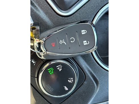 Used 2023 Chevrolet Traverse RS AWD/4WD image 40
