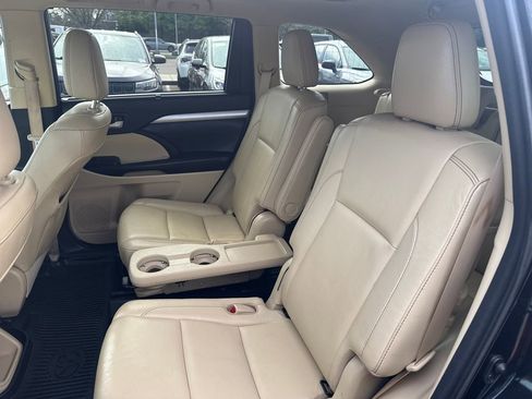 Used 2017 Toyota Highlander XLE AWD/4WD image 37