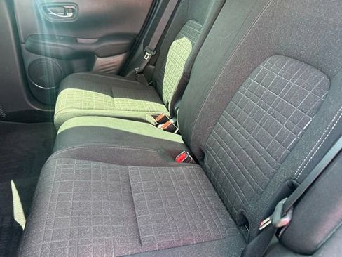 Used 2023 Honda HR-V LX image 9