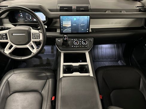 Used 2025 Land Rover Defender 110 S image 27