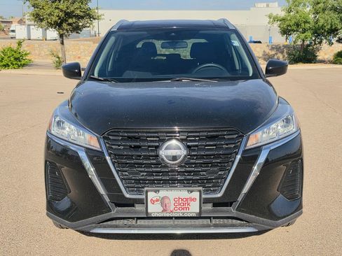 Used 2024 Nissan Kicks SV FWD image 2