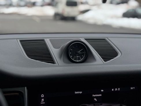 Used 2023 Porsche Macan image 34