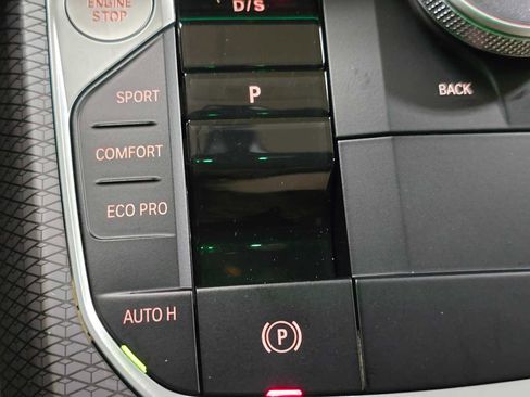 Used 2025 BMW 330i xDrive Sedan w/ M Sport Package image 33