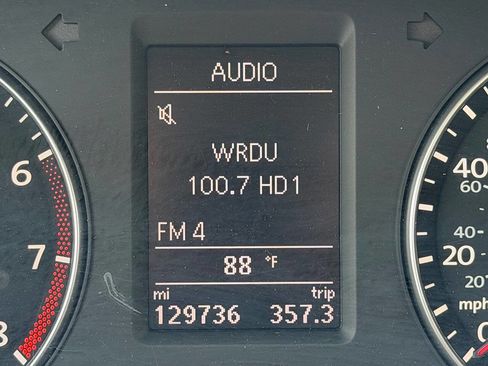 Used 2014 Volkswagen Passat 2.5 SE FWD image 20
