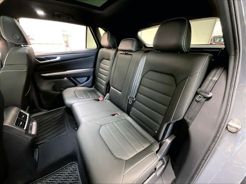 New 2026 Volkswagen Atlas Cross Sport SEL R-Line AWD/4WD image 12