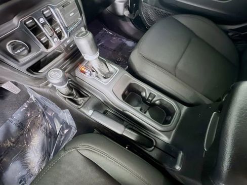 Used 2021 Jeep Wrangler Unlimited Sport image 24