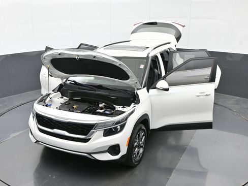 Used 2022 Kia Seltos EX AWD/4WD image 47