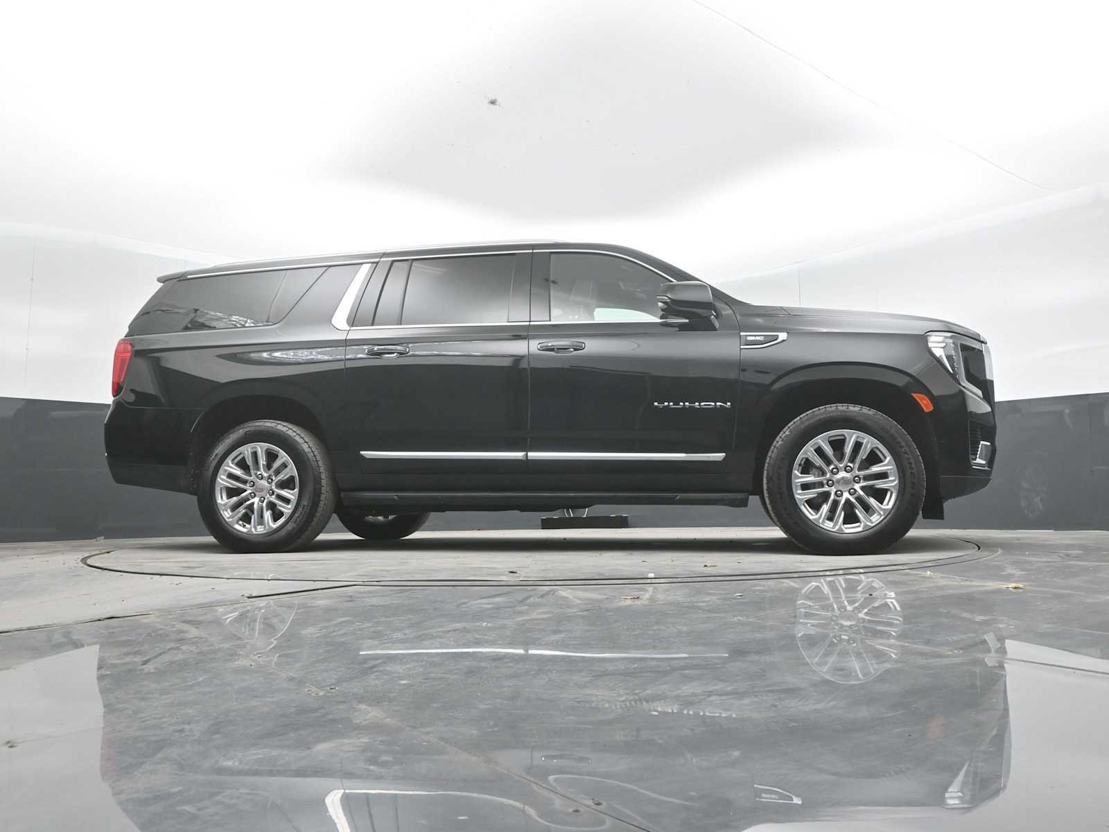 Used 2024 GMC Yukon XL SLT w/ SLT Luxury Package AWD/4WD image 45