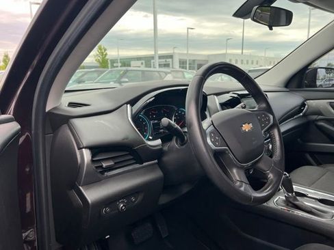 Used 2018 Chevrolet Traverse LT AWD/4WD image 9