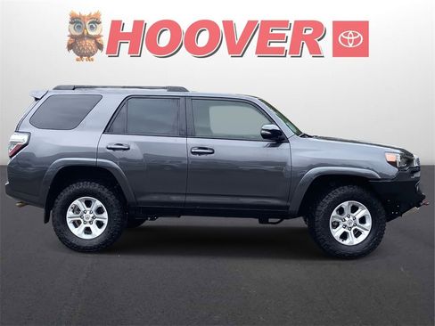 Used 2023 Toyota 4Runner SR5 Premium image 2