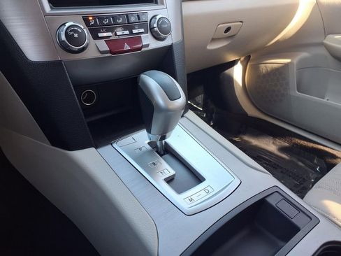Used 2014 Subaru Outback 2.5i w/ Alloy Wheel Package image 29