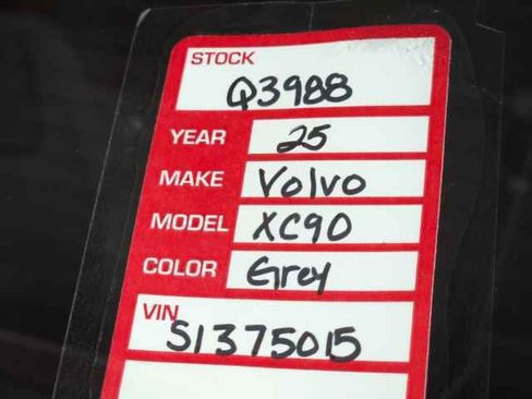 Certified 2025 Volvo XC90 B6 Plus image 39