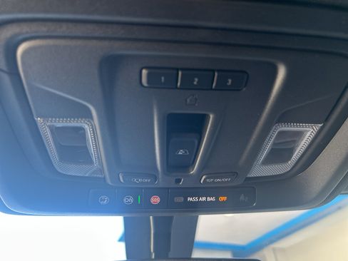 Used 2022 Chevrolet Silverado 2500 High Country w/ Z71 Off-Road Package image 34