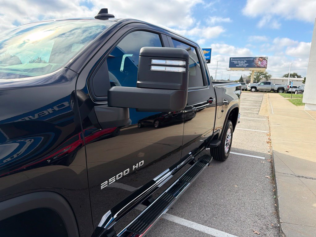 Used 2026 Chevrolet Silverado 2500 LT AWD/4WD image 11