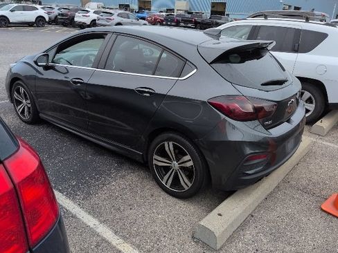 Used 2017 Chevrolet Cruze LT w/ Sun And Sound Package FWD image 11