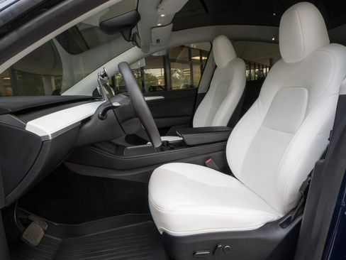 Used 2023 Tesla Model Y Long Range AWD/4WD image 8