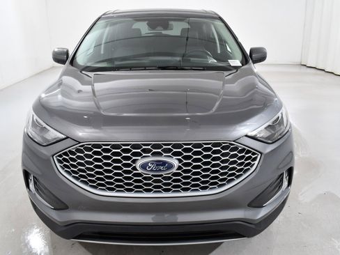 Used 2024 Ford Edge SEL w/ Convenience Package image 3