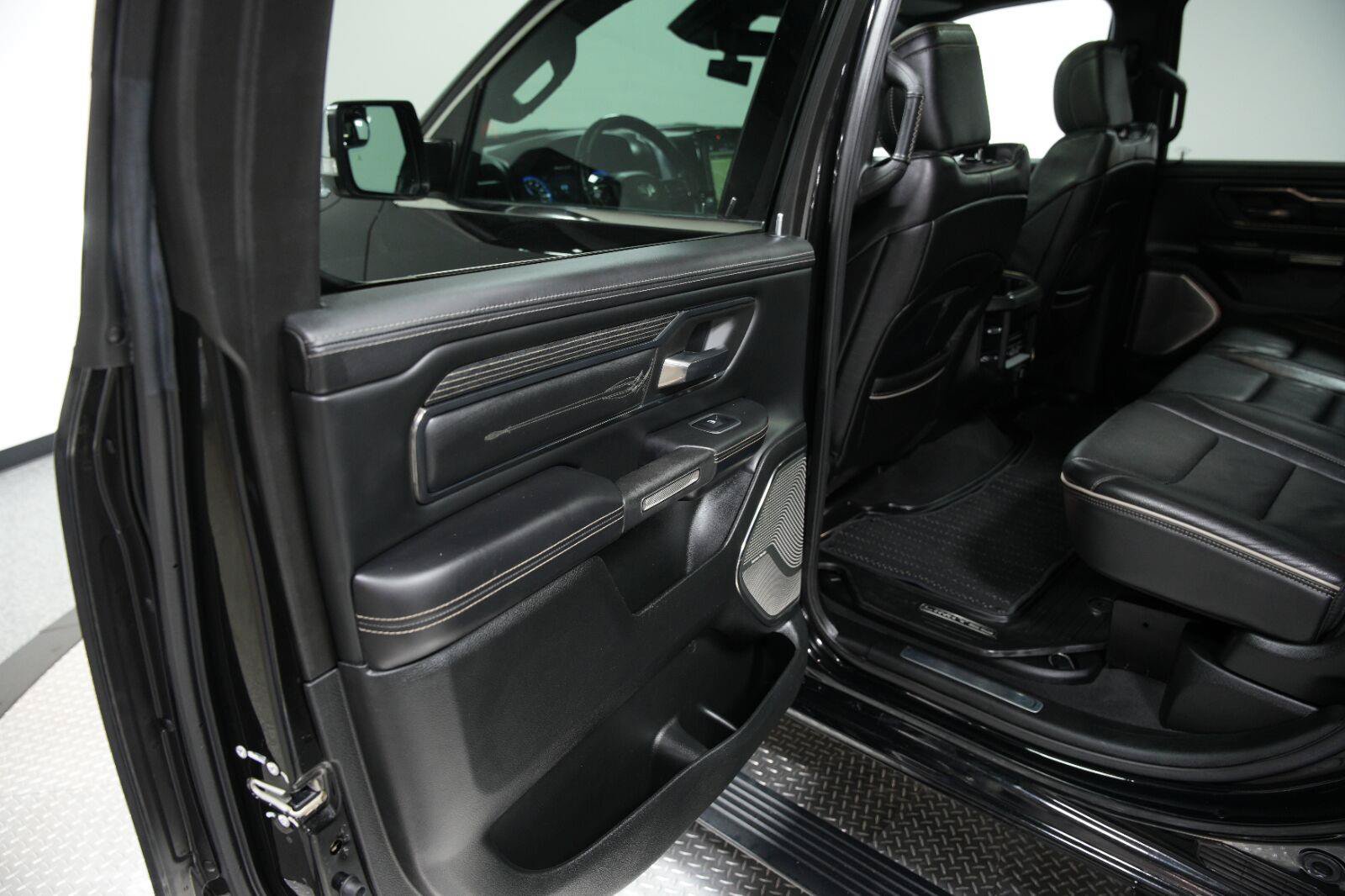 Used 2019 RAM 1500 Limited AWD/4WD image 36