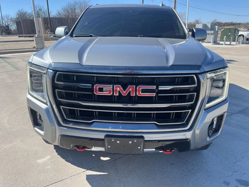 Used 2023 GMC Yukon AT4 image 2