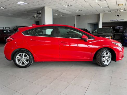 Used 2017 Chevrolet Cruze LT w/ Convenience Package image 10