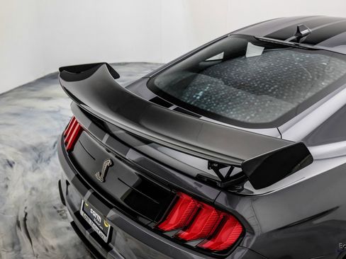 Used 2021 Ford Mustang Shelby GT500 w/ Carbon Fiber Track Pack RWD image 16