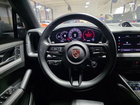 Used 2024 Porsche Cayenne Coupe AWD/4WD image 20
