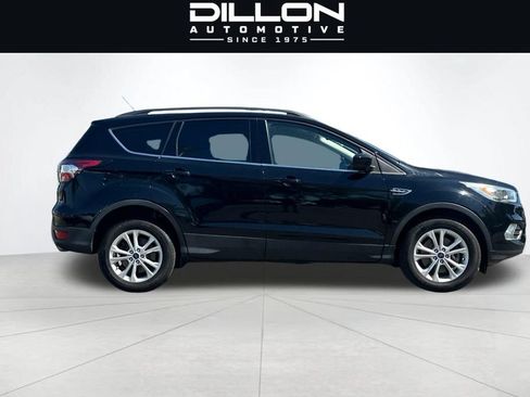 Used 2017 Ford Escape SE w/ Equipment Group 201A AWD/4WD image 3