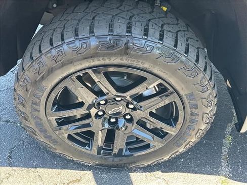 Certified 2024 Chevrolet Silverado 1500 Custom Trail Boss w/ LPO, Dark Essentials Package AWD/4WD image 35