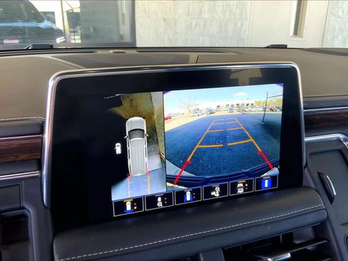 Used 2022 Chevrolet Tahoe Premier w/ Premium Package image 28