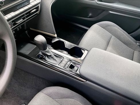 Used 2025 Toyota Camry SE FWD image 20