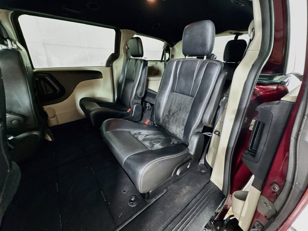 Used 2017 Dodge Grand Caravan SXT FWD image 27