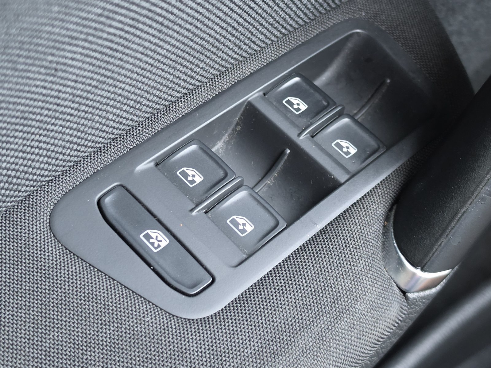 Used 2018 Volkswagen GTI SE FWD image 15
