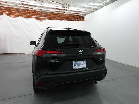 Used 2023 Toyota Corolla Cross XLE w/ Convenience Package image 7