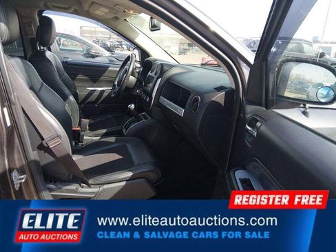 Used 2017 Jeep Compass Latitude image 10