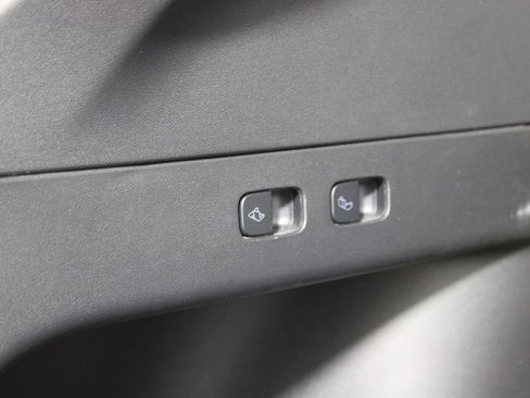 Used 2021 Tesla Model Y Long Range image 24