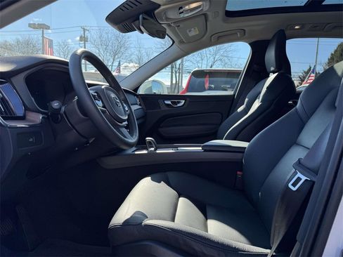 Certified 2023 Volvo XC60 B5 Plus image 13