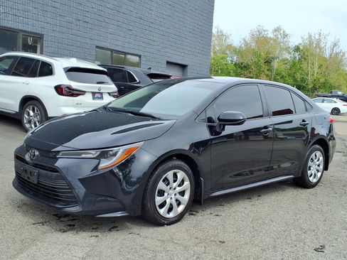 Certified 2024 Toyota Corolla LE FWD image 3