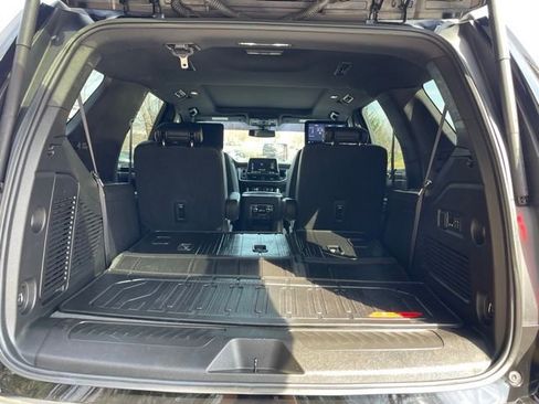 Used 2021 GMC Yukon SLT w/ SLT Premium Package image 26