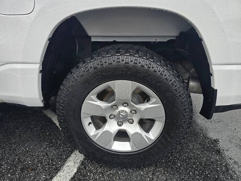 Used 2019 RAM 1500 Big Horn AWD/4WD image 13