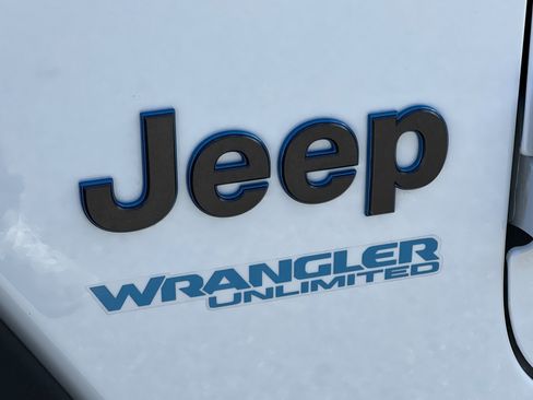 Used 2022 Jeep Wrangler Unlimited Rubicon 4xe w/ Steel Bumper Group image 28